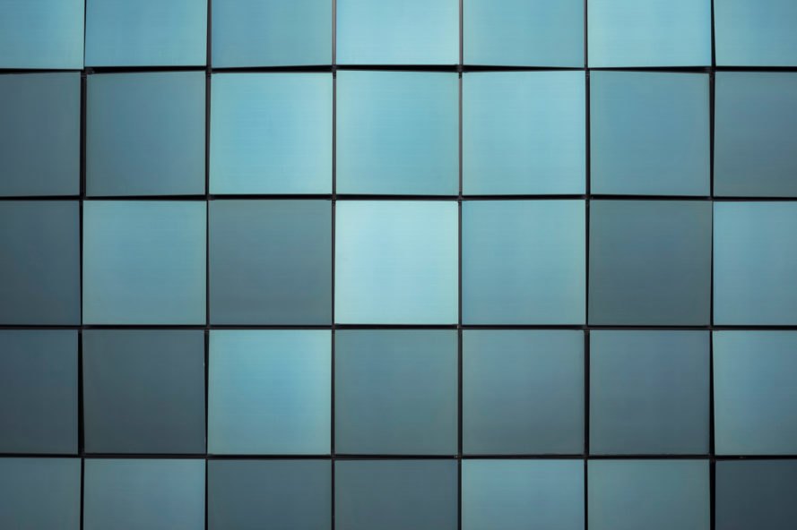 Kurang Keren Apa Coba Sekolah Ini Seluruh Dindingnya Ditutupi Panel Solar